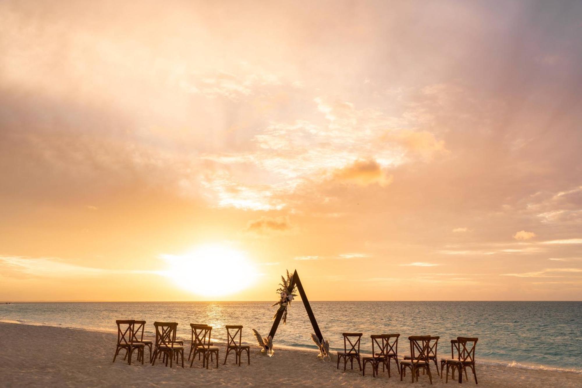 The Ritz-Carlton, Turks & Caicos Hotel Grace Bay Bagian luar foto